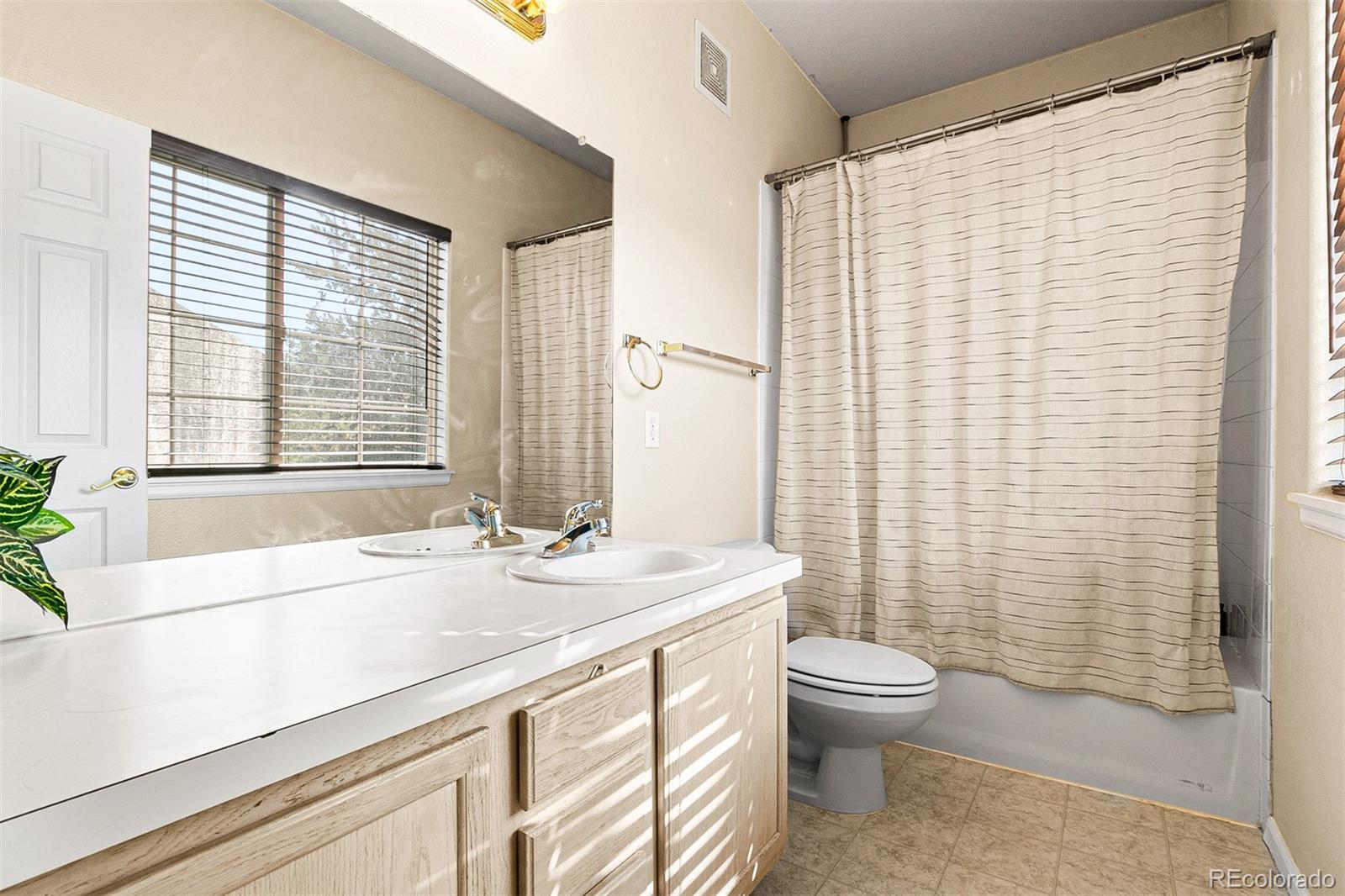 1435 South Chambers Road, Unit 106 Aurora, CO 80017 - Photo 27 of 33 Gallery Image 27