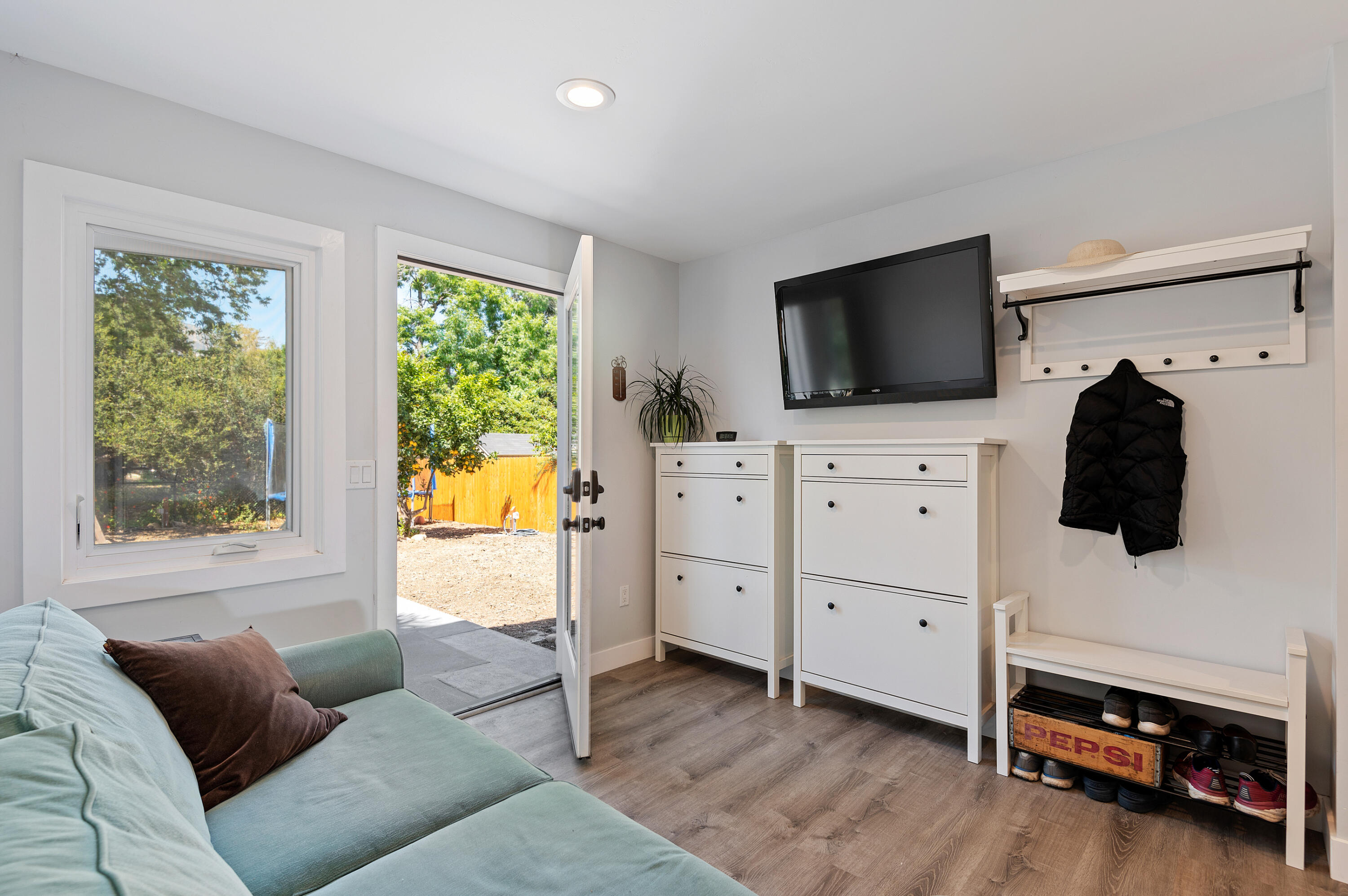 2920 Hermosa Road Santa Barbara, CA 93105 - Photo 19 of 24 20 - Downstairs Living Area