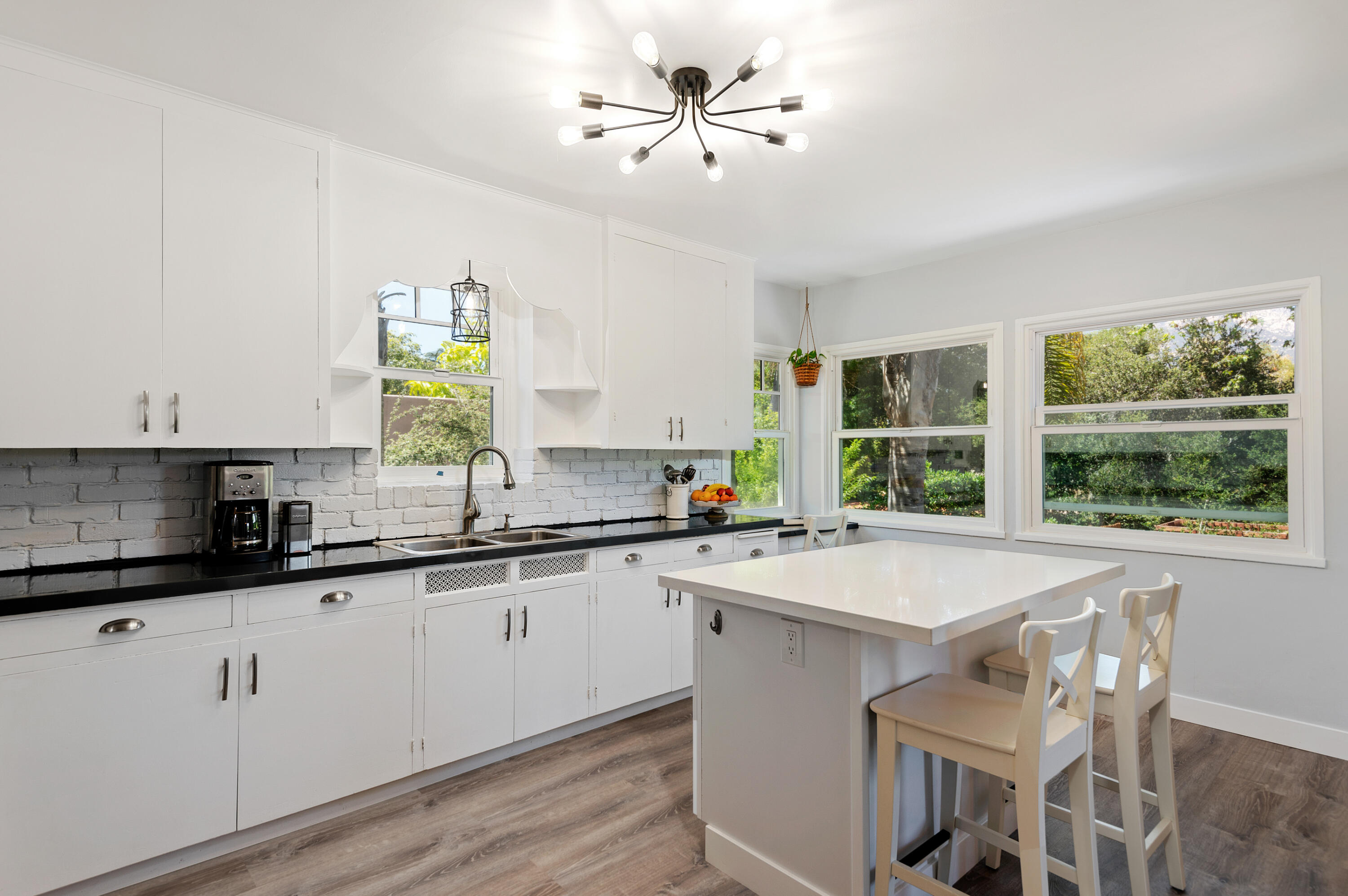 2920 Hermosa Road Santa Barbara, CA 93105 - Photo 8 of 24 13 - Kitchen