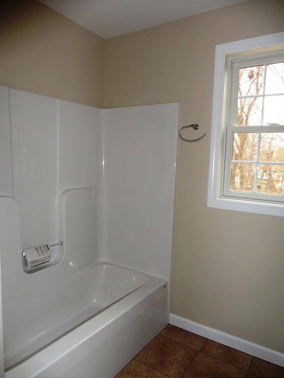 104 Lamont Street Springfield, MA 01119 - Photo 15 of 17 Gallery Image 15