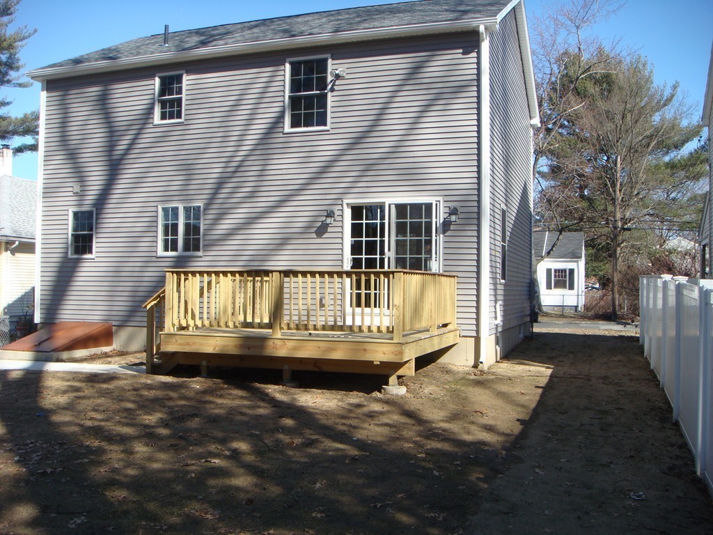 104 Lamont Street Springfield, MA 01119 - Photo 2 of 17 Gallery Image 2