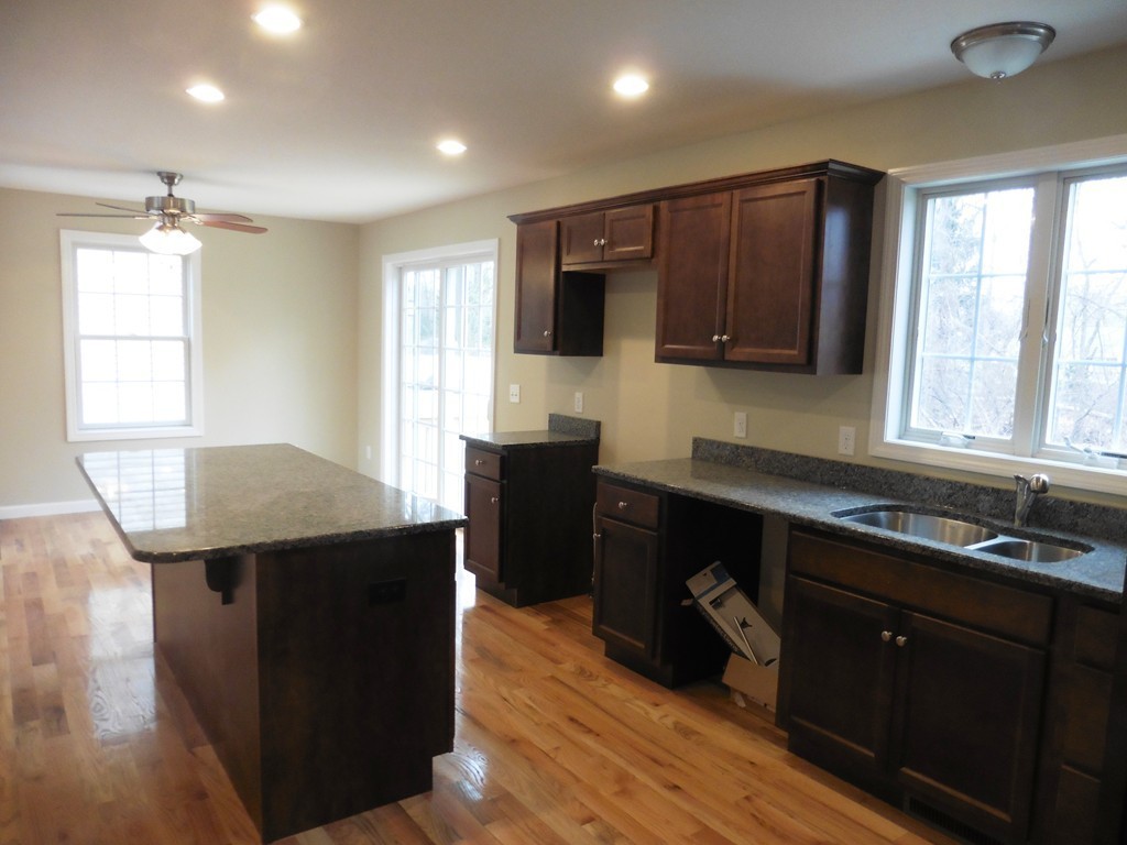 104 Lamont Street Springfield, MA 01119 - Photo 3 of 17 Gallery Image 3