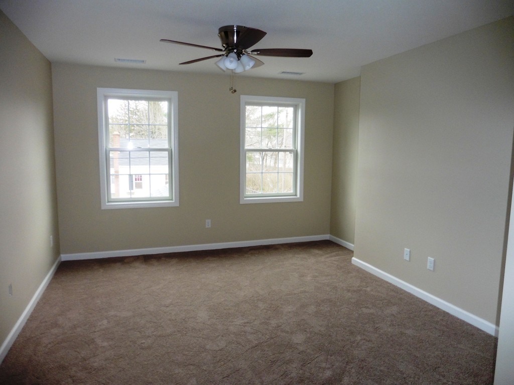 104 Lamont Street Springfield, MA 01119 - Photo 10 of 17 Gallery Image 10