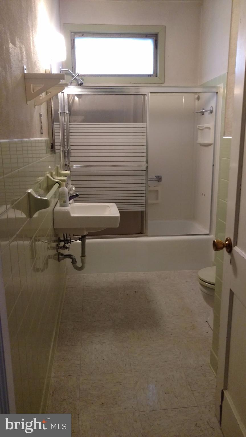 108 Post Road Aberdeen, MD 21001 - Photo 14 of 29 Bath (Master)
