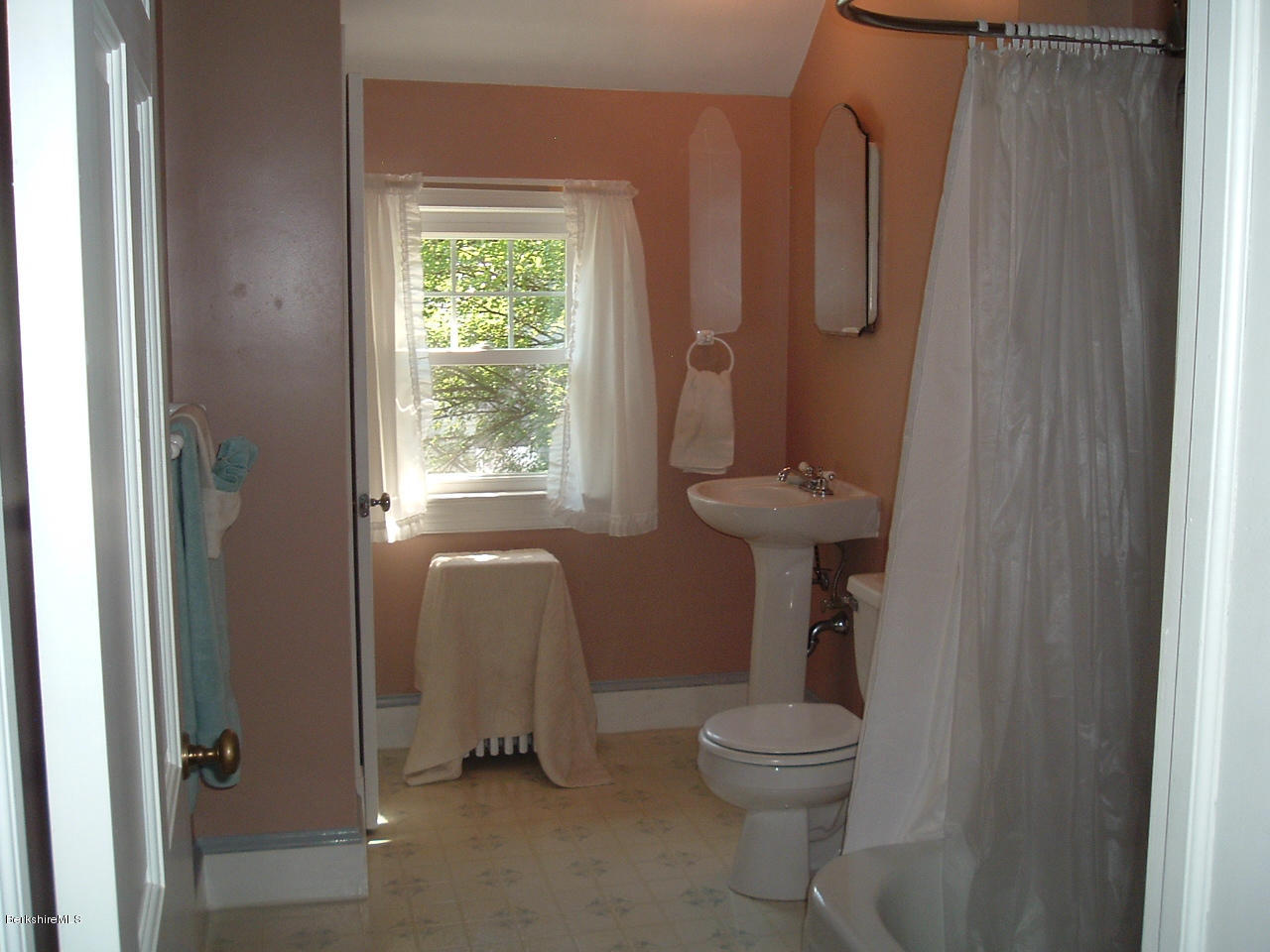 217 Holmes Road Pittsfield, MA 01201 - Photo 16 of 22 217 Holmes bath