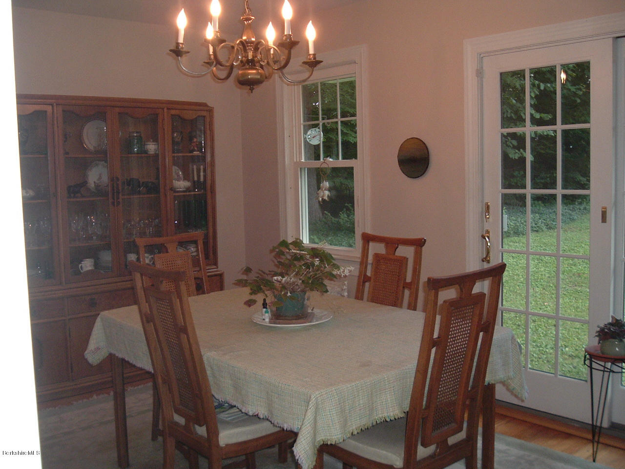 217 Holmes Road Pittsfield, MA 01201 - Photo 8 of 22 217 Holmes DR