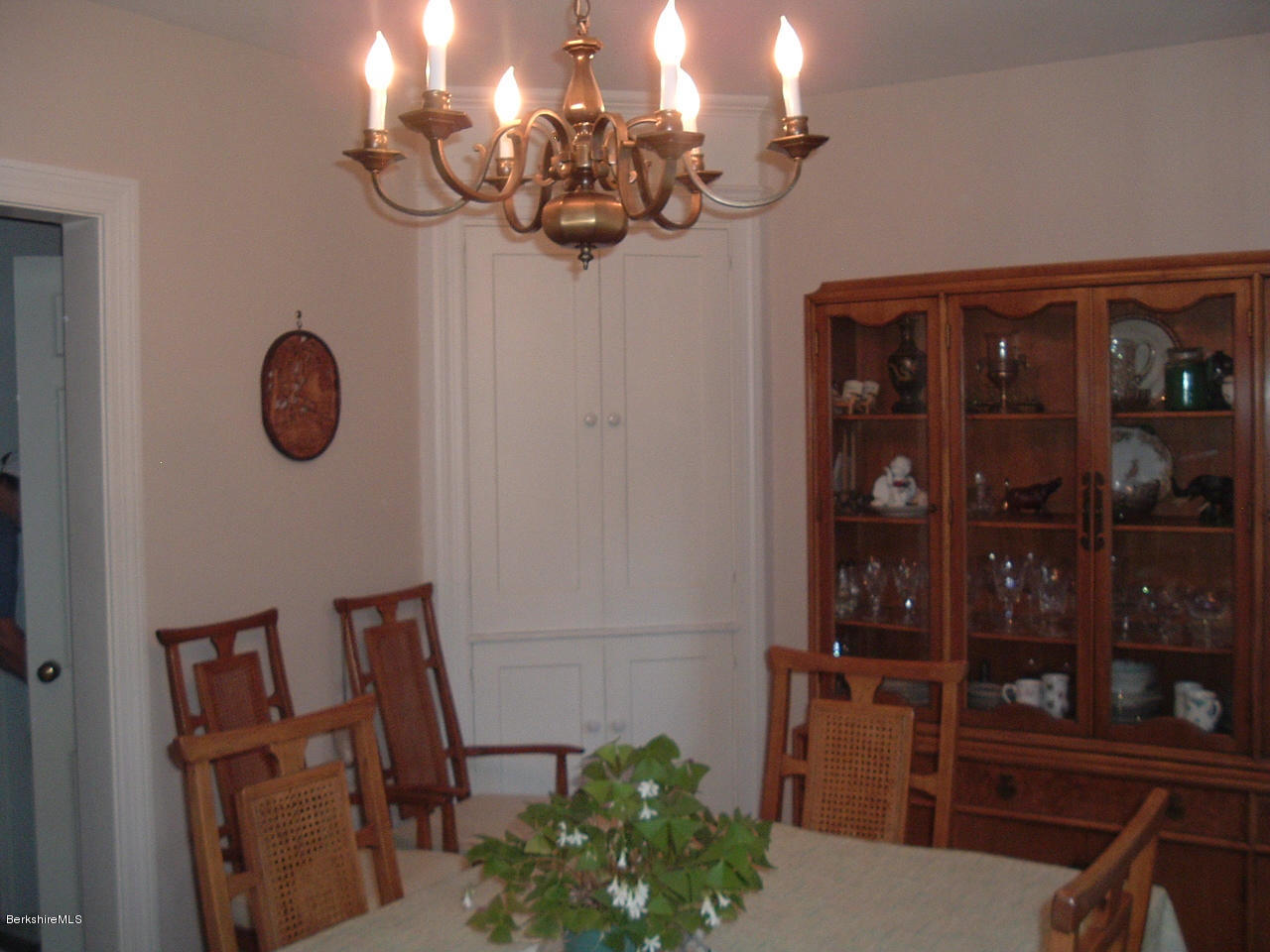 217 Holmes Road Pittsfield, MA 01201 - Photo 9 of 22 217 Holmes DR 2