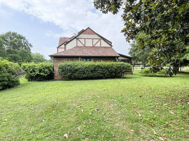 a view of an entryway