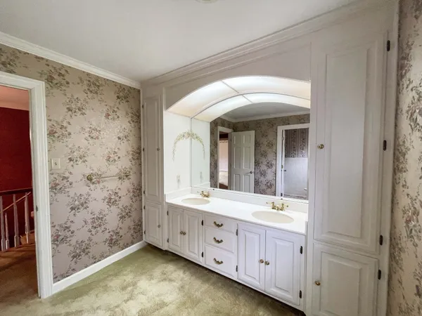 $750,000 | 202 Oak Hill Drive, McMinnville, TN 37110