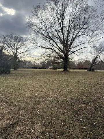 $750,000 | 202 Oak Hill Drive, McMinnville, TN 37110