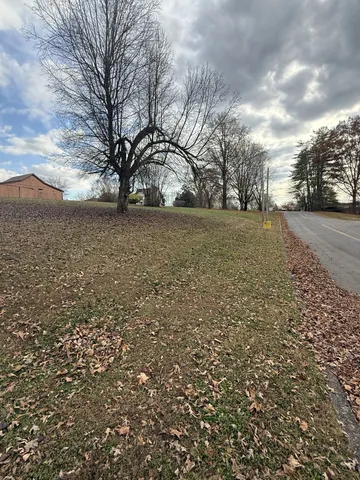 $750,000 | 202 Oak Hill Drive, McMinnville, TN 37110