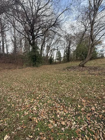 $750,000 | 202 Oak Hill Drive, McMinnville, TN 37110