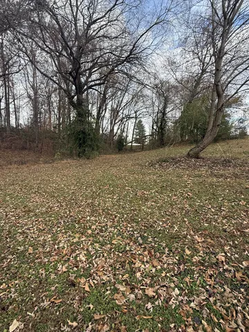 $750,000 | 202 Oak Hill Drive, McMinnville, TN 37110