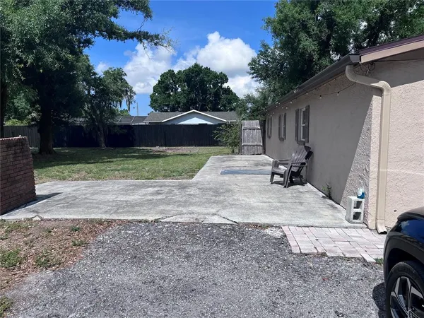 $1,900 | 6524 48th Ave Drive East, Bradenton, FL 34203
