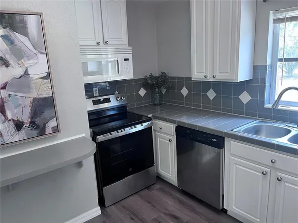 $1,900 | 6524 48th Ave Drive East, Bradenton, FL 34203