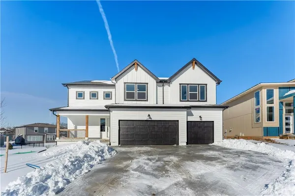 $460,895 | 354 Southwest Chavis Drive, Blue Springs, MO 64064