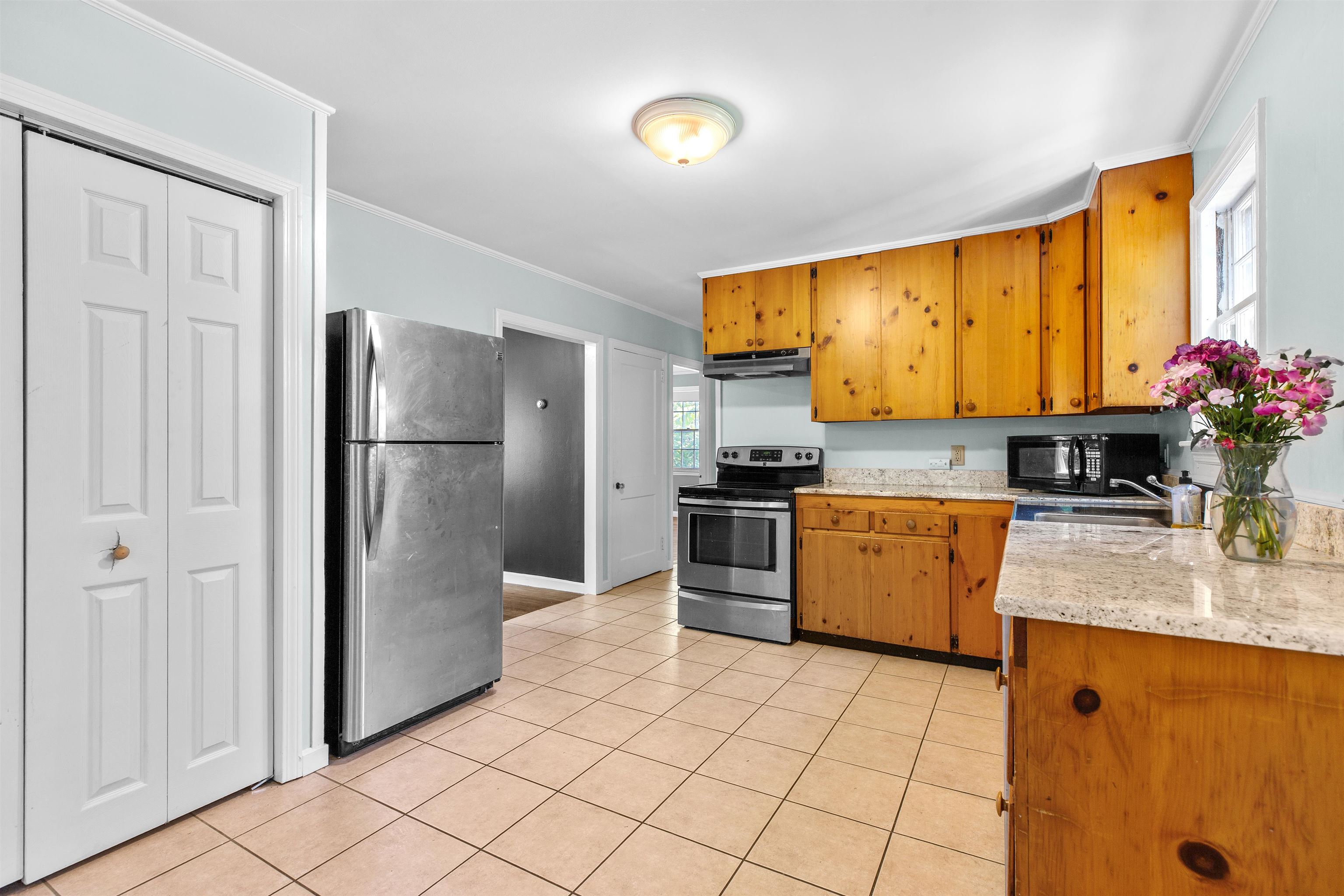 73 East Wheelock Street Hanover, NH 03755 - Photo 6 of 30