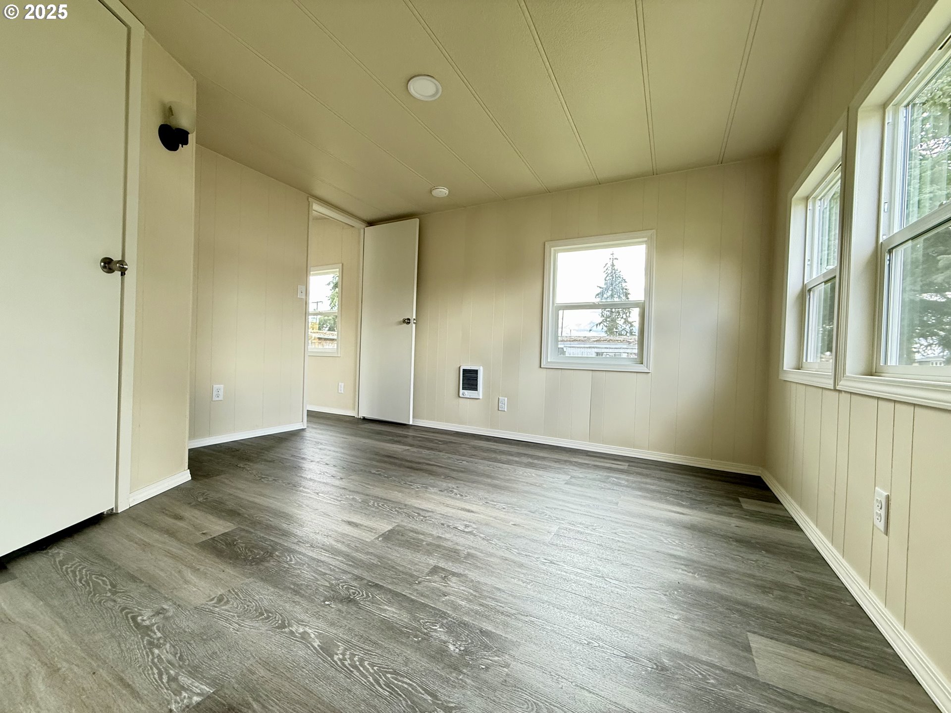 1215 36th Street Springfield, OR 97478 - Photo 11 of 20 Bedroom, Primary
