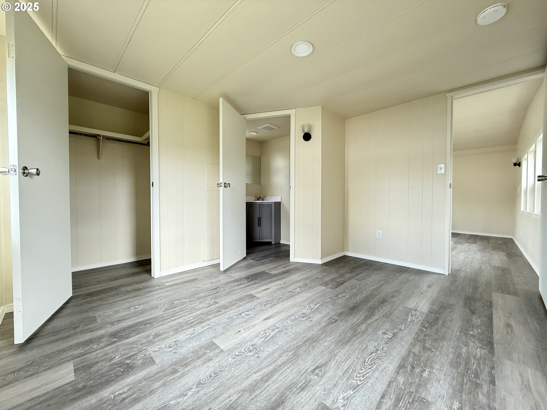 1215 36th Street Springfield, OR 97478 - Photo 9 of 20 Bedroom, Primary