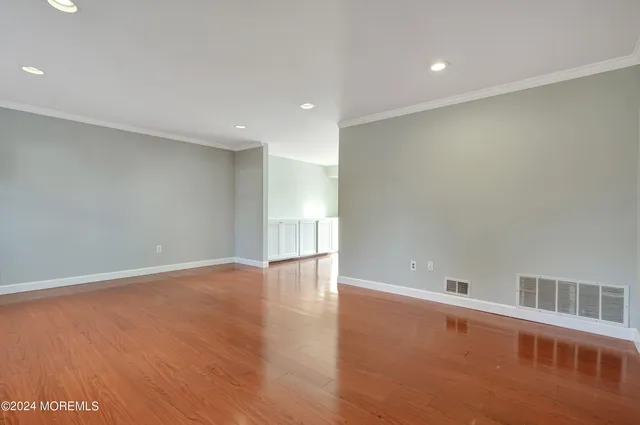 $3,695 | 22 Brookside Court, Toms River, NJ 08753