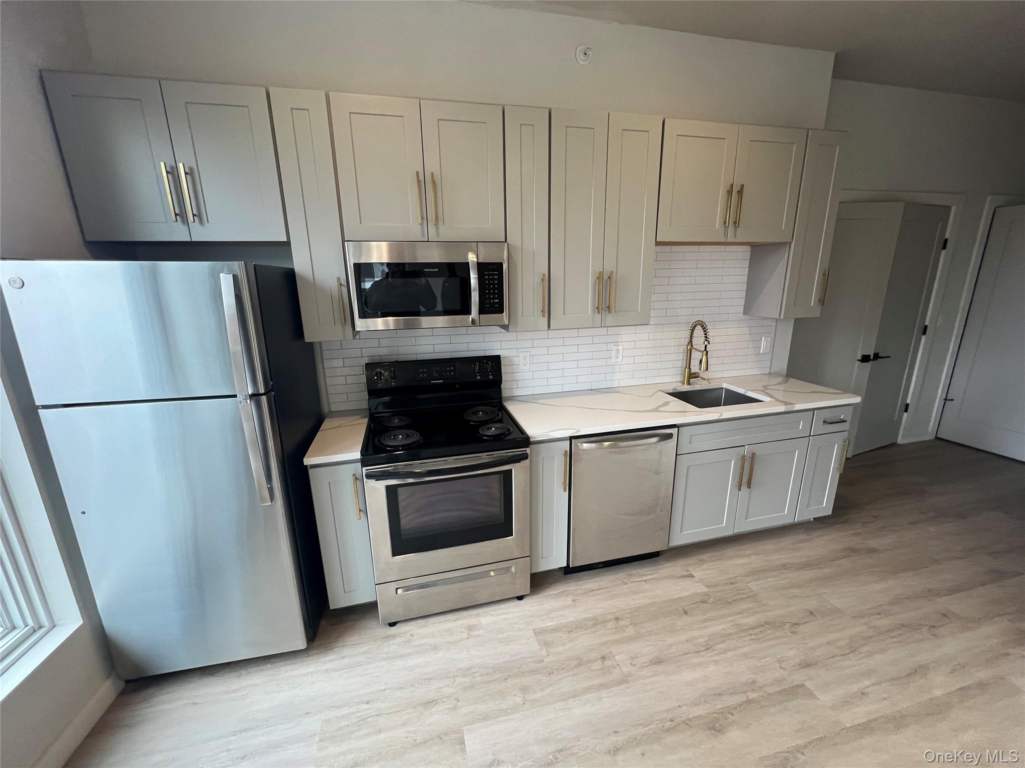 289 Main Street, Unit 301 Poughkeepsie, NY 12601 - Photo 3 of 11