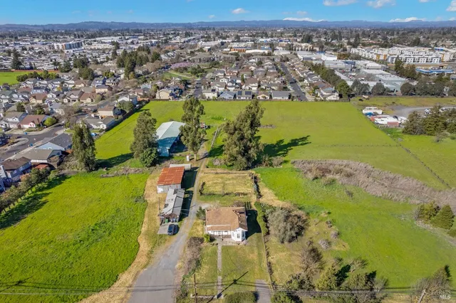 $3,195,000 | 3015 Petaluma Hill Road, Santa Rosa, CA 95404