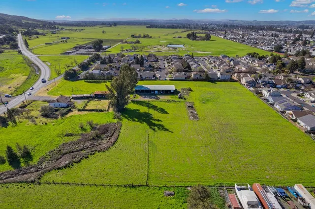 $3,195,000 | 3015 Petaluma Hill Road, Santa Rosa, CA 95404