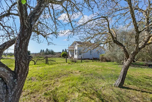 $3,195,000 | 3015 Petaluma Hill Road, Santa Rosa, CA 95404