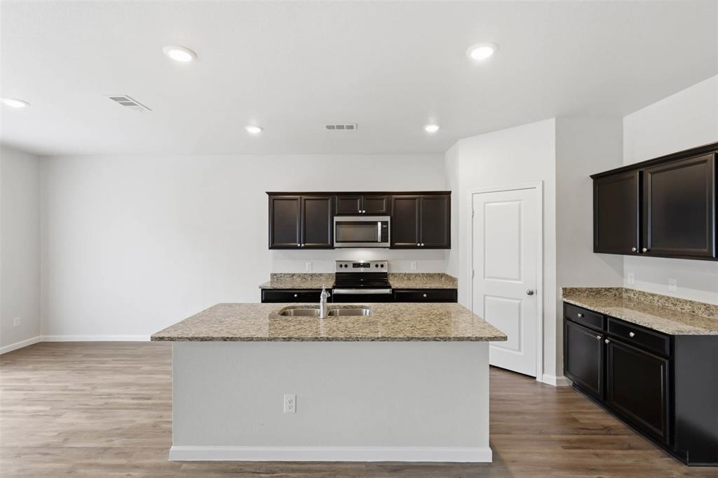 453 Canoe Way Crowley, TX 76036 - Photo 4 of 27