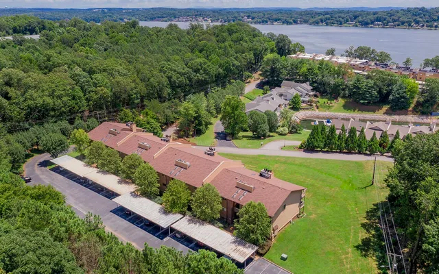 $299,000 | 4319 Lakeshore Lane, Unit 103, Chattanooga, TN 37415