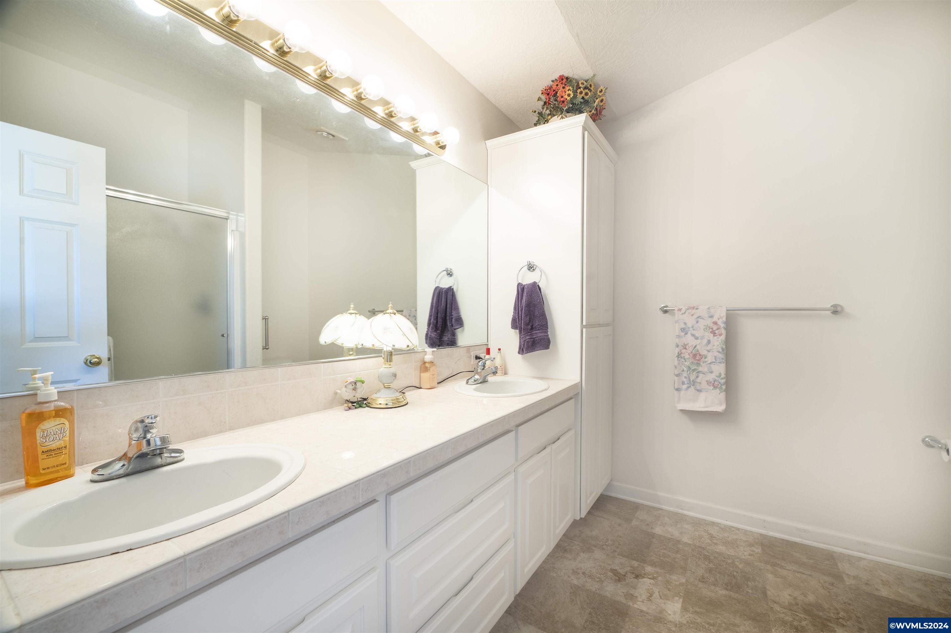 5006 Riley Court Southeast Salem, OR 97306 - Photo 15 of 34 Gallery Image 15