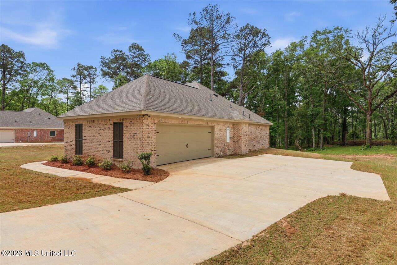 219 Walter Jones Road Mendenhall, MS 39114 - Photo 4 of 34 04-219 Walter Jones Rd _ Hometoursms.com