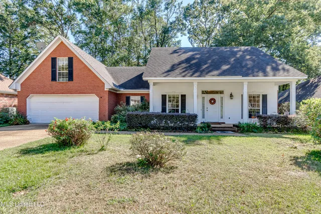 $240,000 | 434 Autumn Creek Drive, Ridgeland, MS 39157