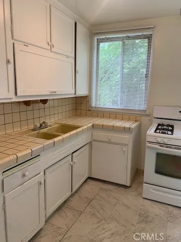 $2,700 | 1016 Omer Lane, Burbank, CA 91502