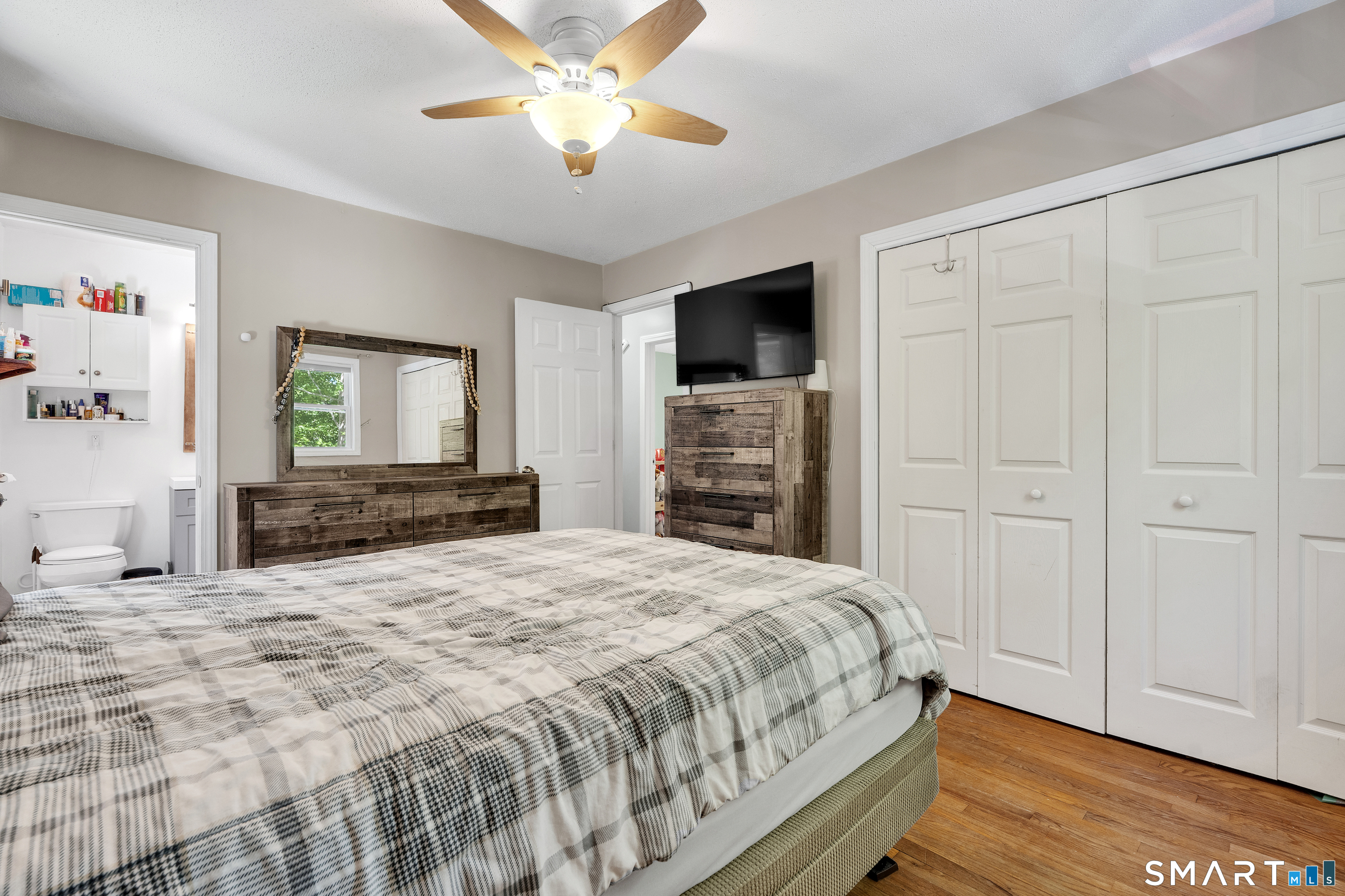 1455 Old Colchester Road Montville, CT 06370 - Photo 18 of 35