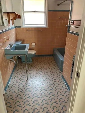 $2,000 | 6970 Canal Boulevard, New Orleans, LA 70124