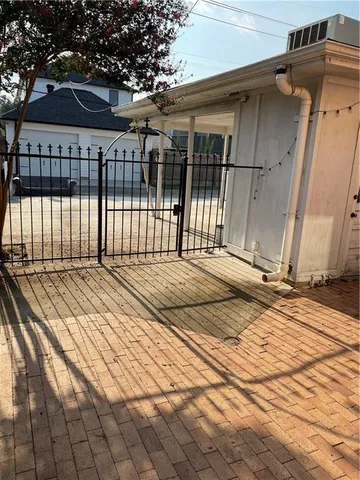 $2,000 | 6970 Canal Boulevard, New Orleans, LA 70124