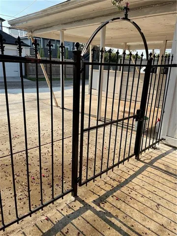 $2,000 | 6970 Canal Boulevard, New Orleans, LA 70124