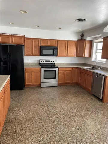 $2,000 | 6970 Canal Boulevard, New Orleans, LA 70124