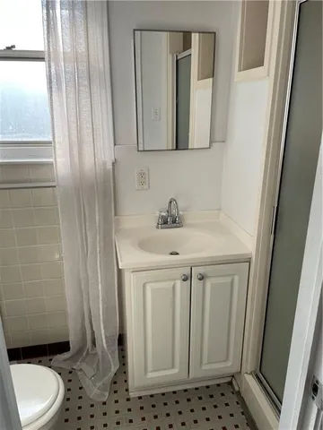 $2,000 | 6970 Canal Boulevard, New Orleans, LA 70124