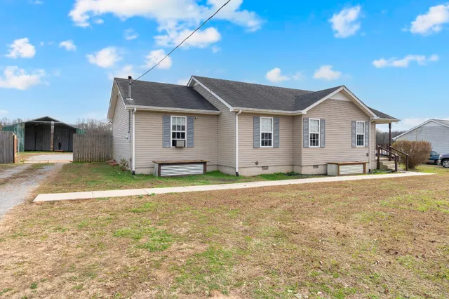 $249,900 | 889 6 Mile Board Road, Belvidere, TN 37306