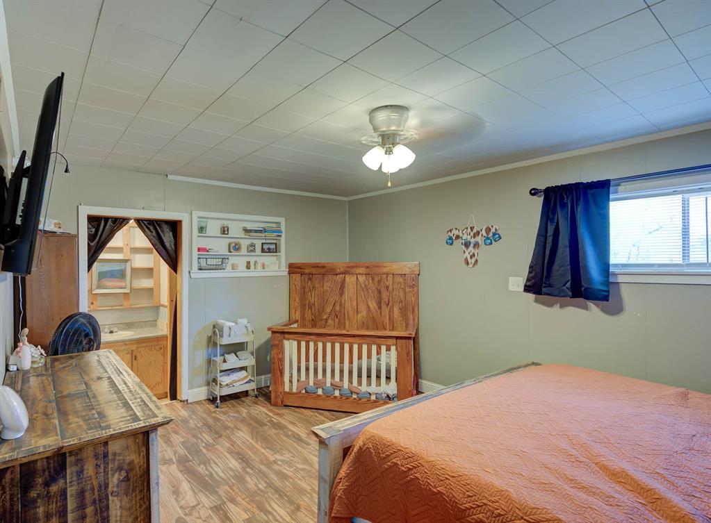 862 Par Road 116 Minden, LA 71055 - Photo 11 of 28 a bedroom with a bed and a window