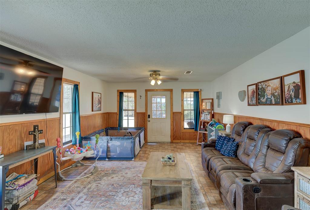 862 Par Road 116 Minden, LA 71055 - Photo 6 of 28 a living room with furniture