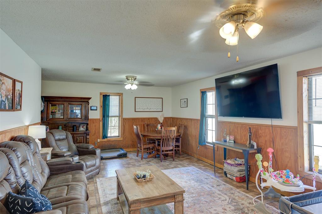 862 Par Road 116 Minden, LA 71055 - Photo 7 of 28 a living room with furniture and a flat screen tv