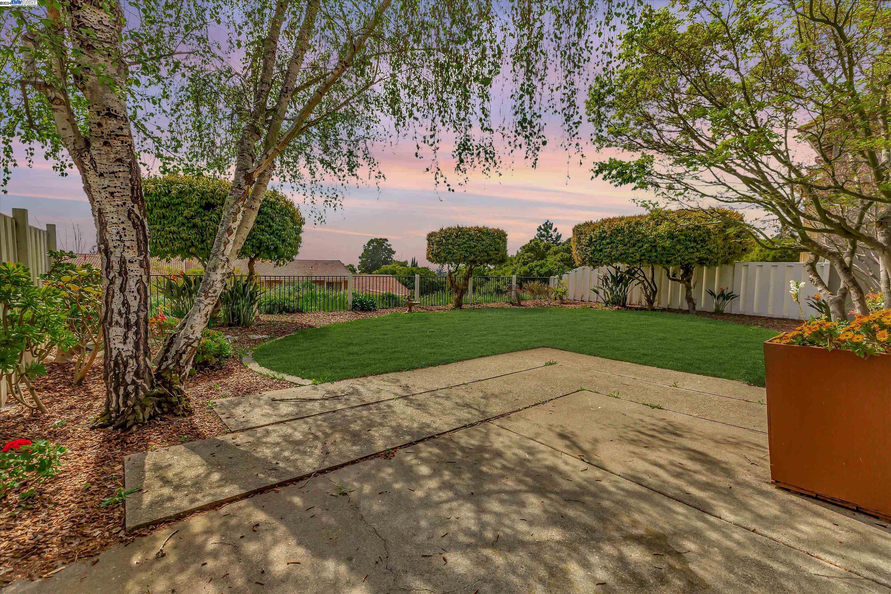 35 Shadow Mountain Oakland, CA 94605 - Photo 5 of 8 a view of a park with large trees