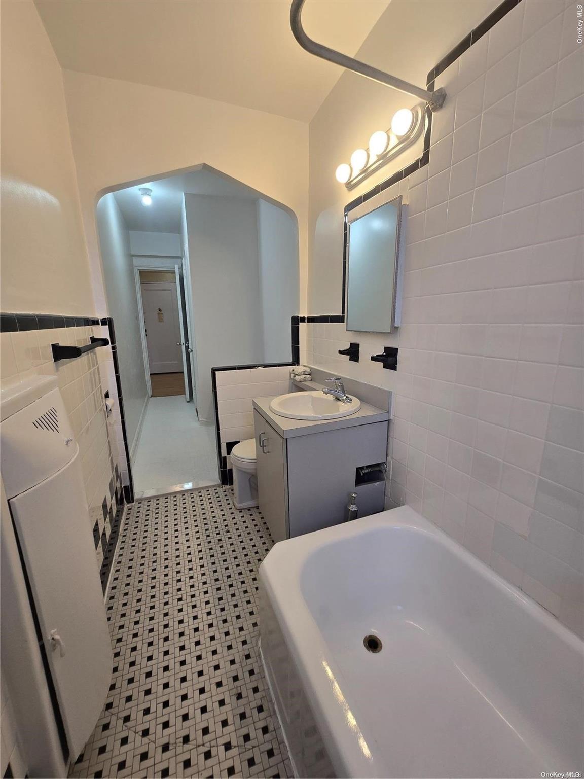 65-41 Booth Street, Unit 6K Queens, NY 11374 - Photo 4 of 15