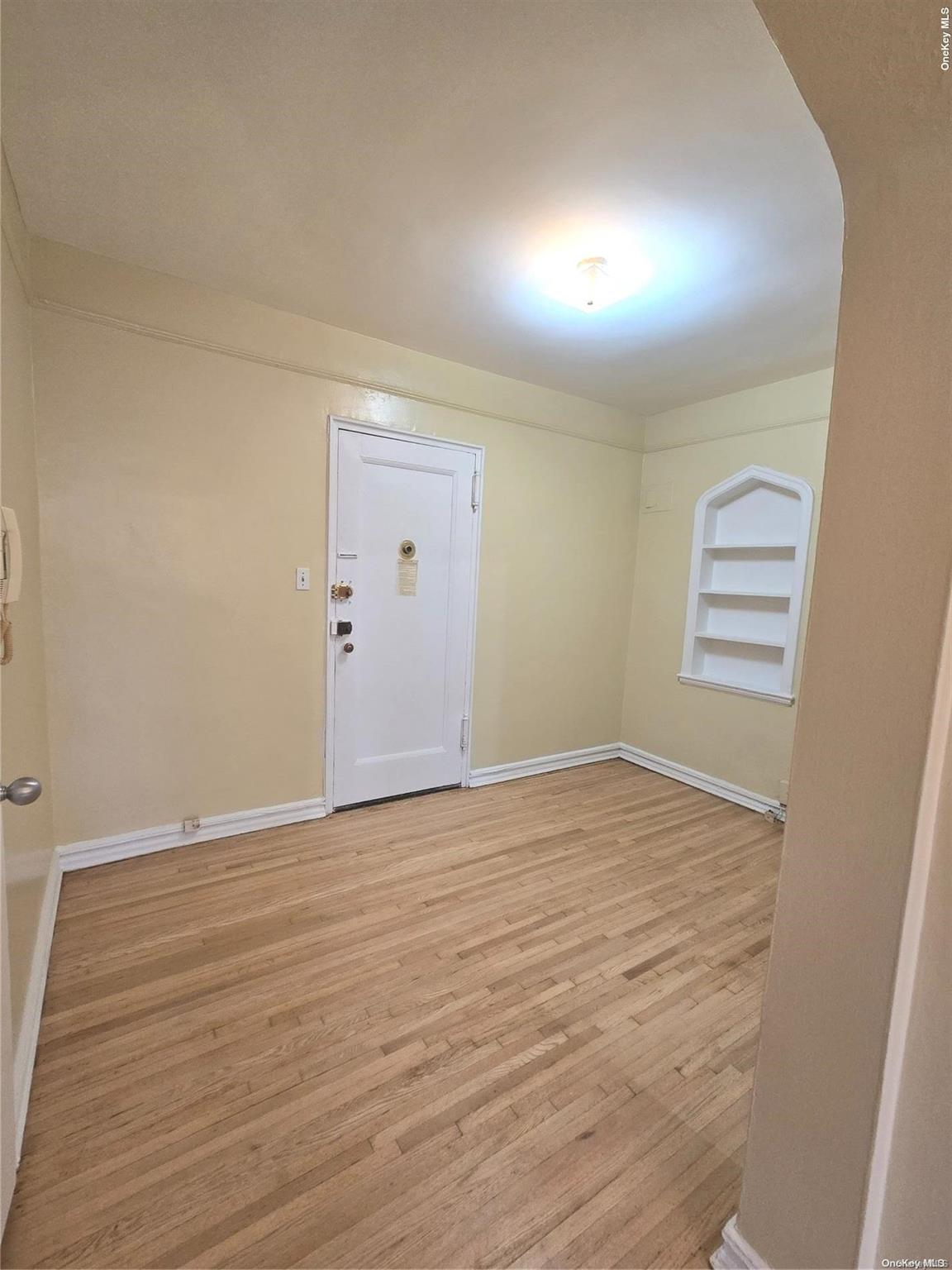 65-41 Booth Street, Unit 6K Queens, NY 11374 - Photo 10 of 15 Foyer