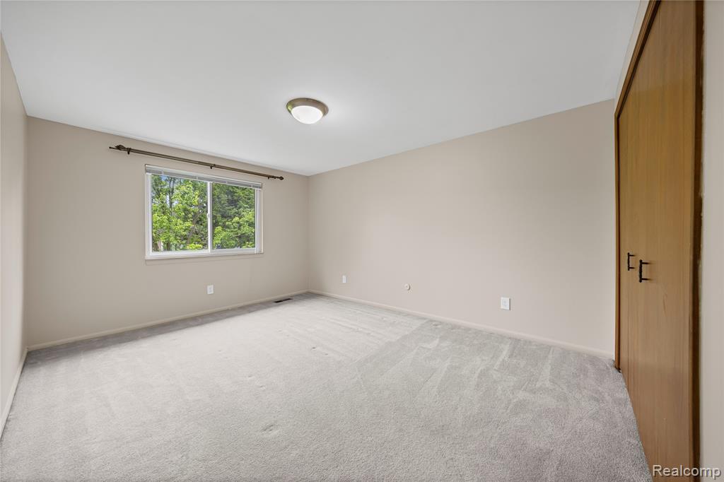 2753 Powderhorn Ridge Road Rochester Hills, MI 48309 - Photo 21 of 35