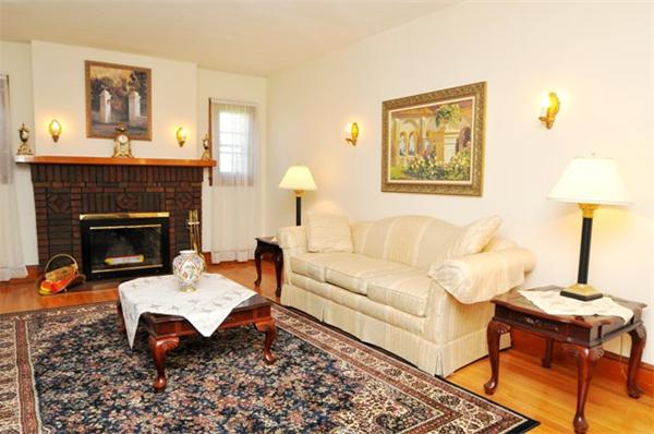 2465 Roosevelt Avenue Springfield, MA 01104 - Photo 7 of 30 Gallery Image 7