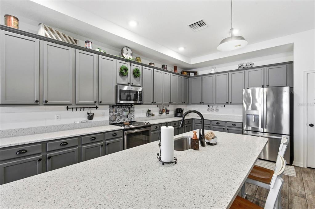 895 Old Windsor Way Spring Hill, FL 34609 - Photo 12 of 49